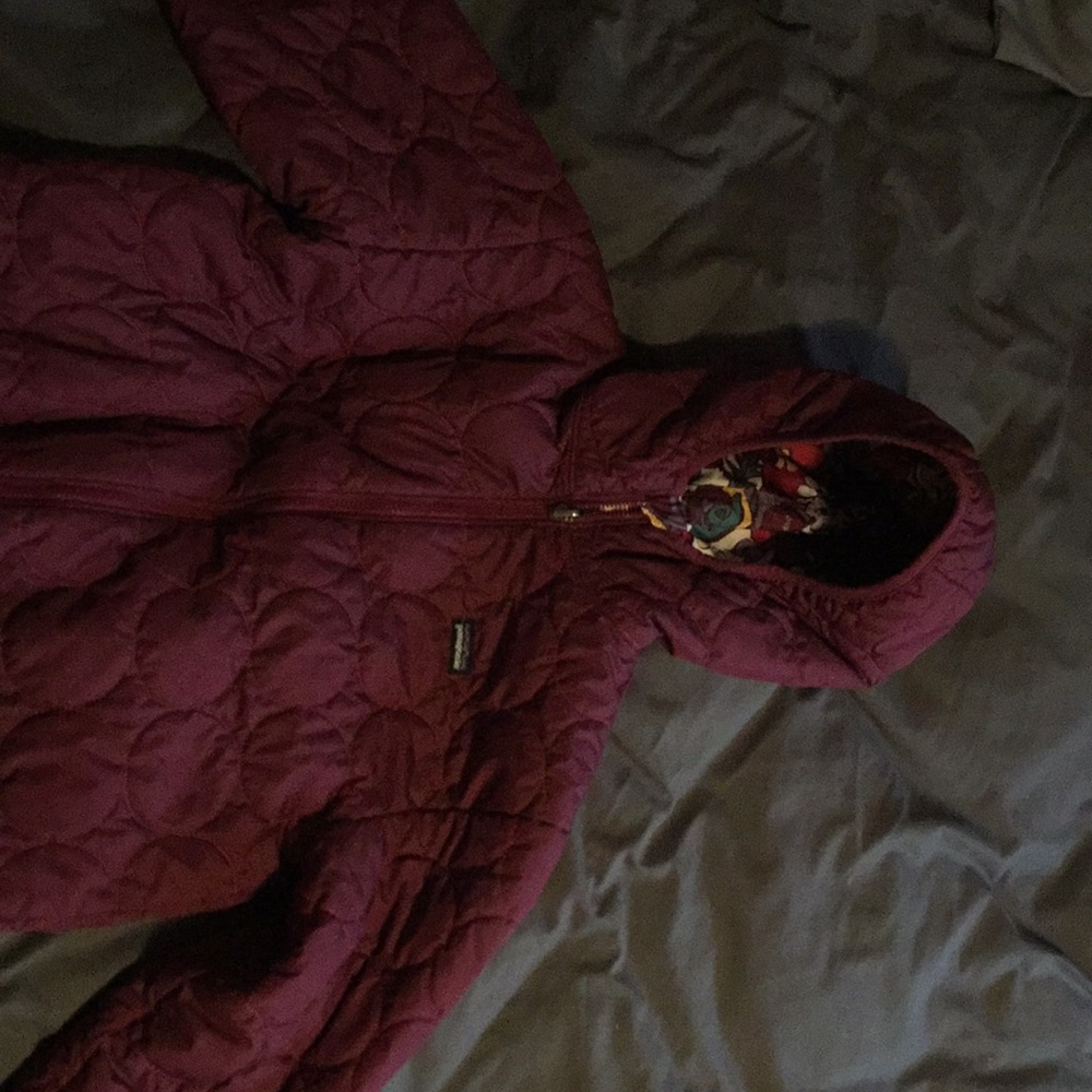 Woman’s Patagonia reversible puffer jacket
